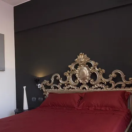 Eh13 Luxury Bed & Breakfast 2*