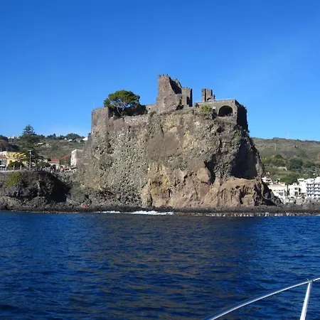 Eh13 Luxury Bed & Breakfast 2*